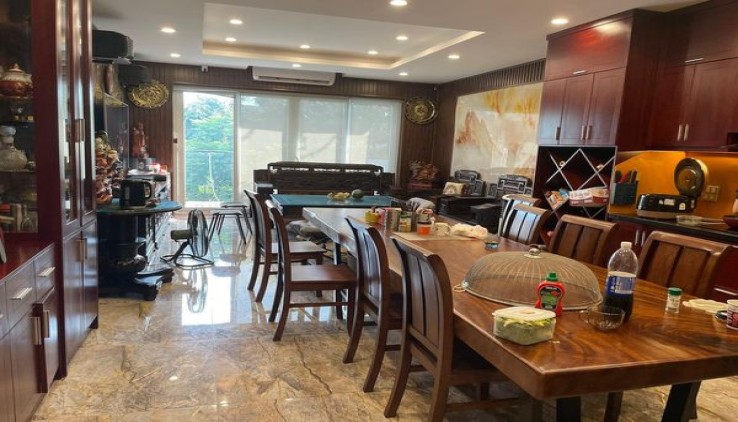 Bán biệt thự đẳng cấp vip khu Dịch Vọng, vỉa hè ô tô tránh kinh doanh, 145m2, 45 tỷ, mặt tiền 10m
